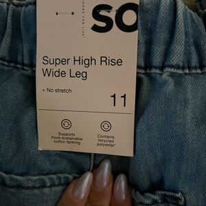 Juniors wide leg high waisted jeans size 11 never worn